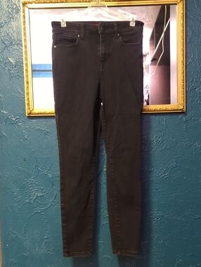 LAST CALL Guess Black Skinny Jeans for Women